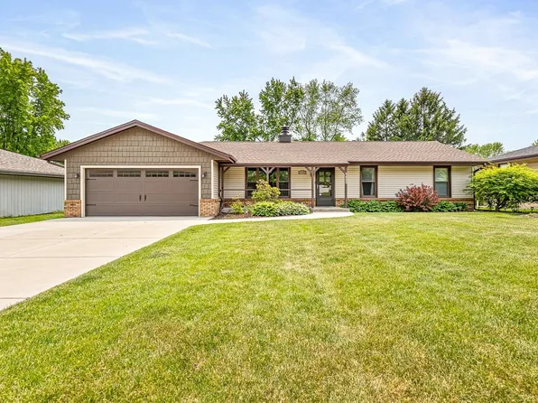 5805 Vineyard Ln, Rockford, IL 61114