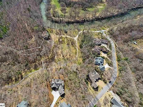 3rd image of 105 Riverlook Ln