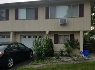 20 Lillian St, Pomona, NY 10970