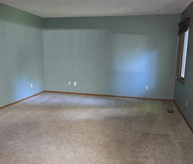 1268 Oakhampton Rd — Photo 7