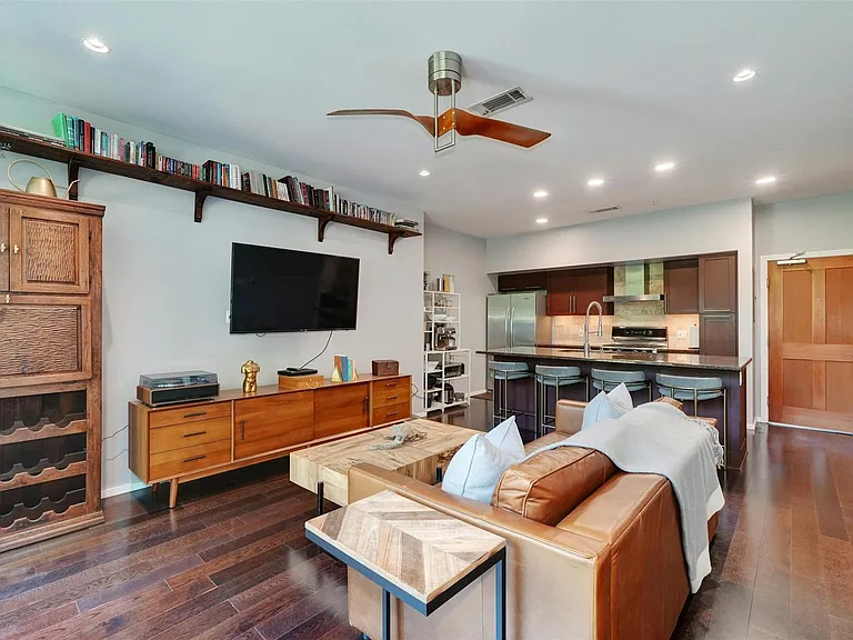 1600 Barton Springs Rd #5210 — Photo 9