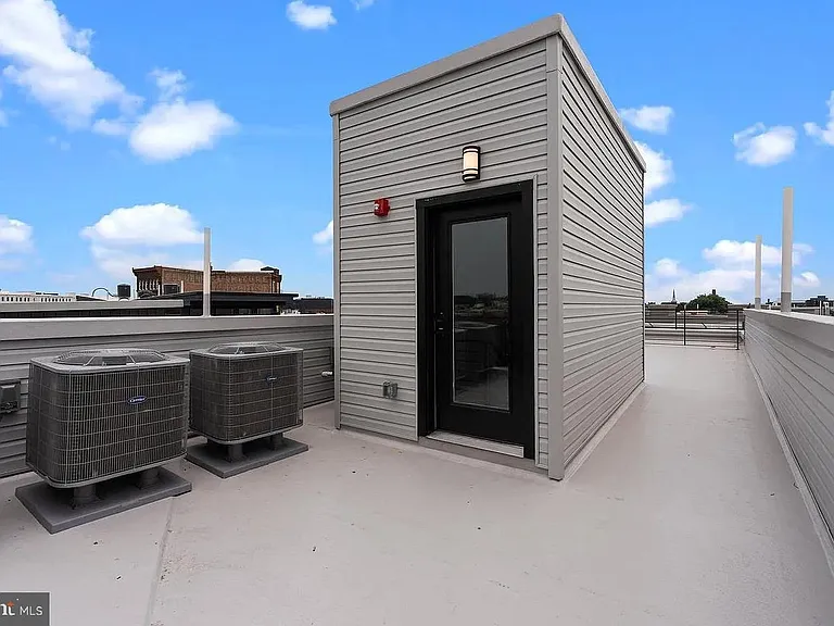2146 N Front St #3 — Photo 17
