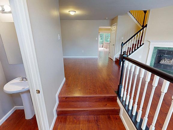 3rd image of 10611 Riva Pl