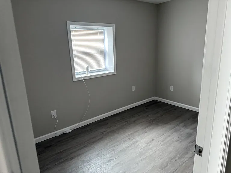 1309 Main St E — Photo 8