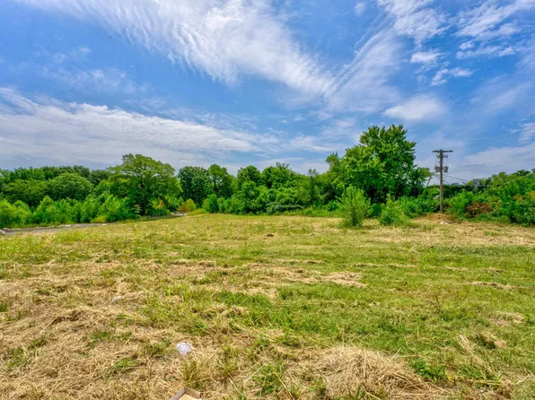 2323 Dwight Rd, Memphis, TN 38114