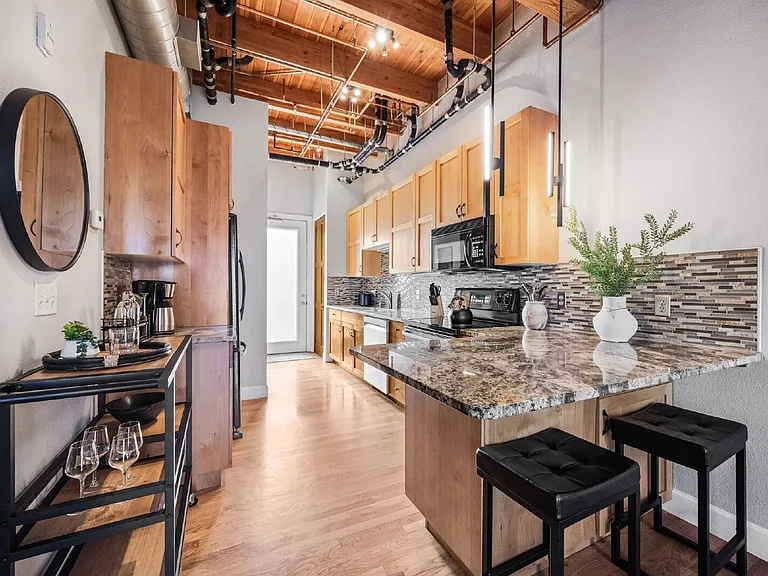 261 Pine St #108 — Photo 5