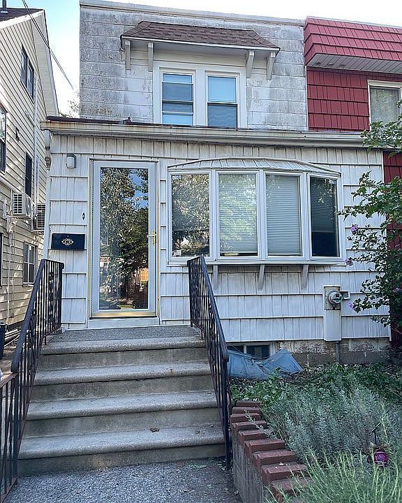 1st image of 3334 204th St