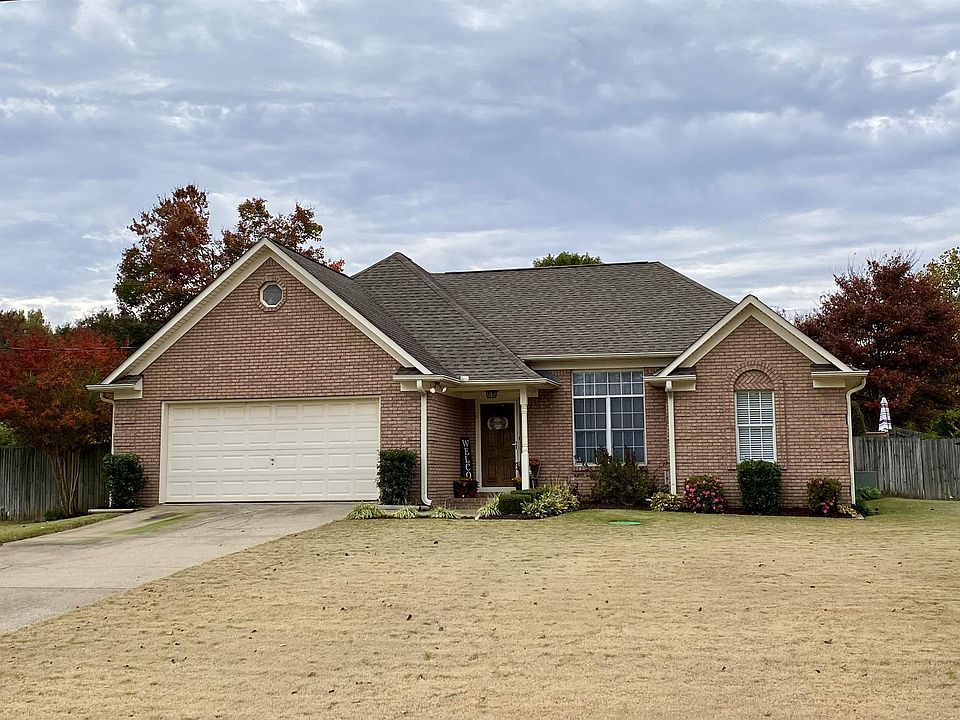 1st image of 135 Kings Dr