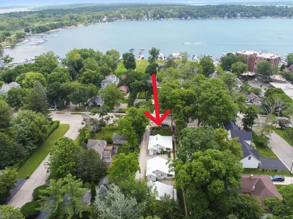 16 North Walworth AVENUE, Williams Bay, WI 53191