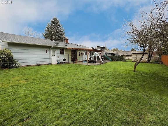 4th image of 420 Louisville Way