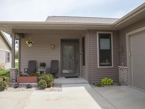 66 Berdella Court, Cross Plains, WI 53528