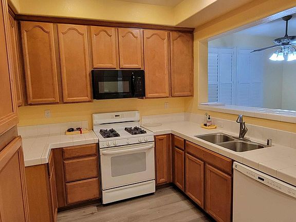 2nd image of 8494 Crystal Walk Cir