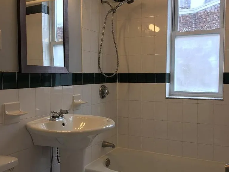 4 Litchfield St #2L — Photo 6