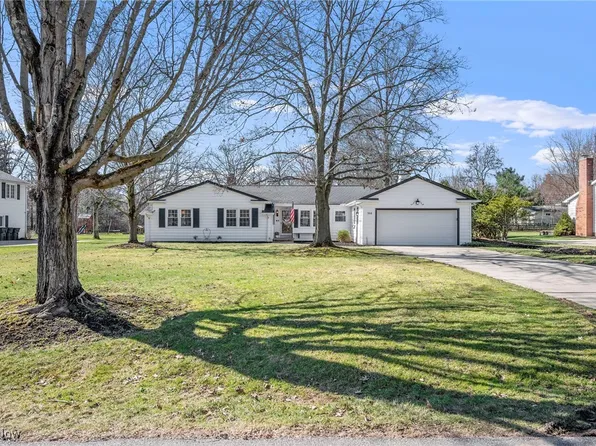 186 Eldridge Rd, Aurora, OH 44202