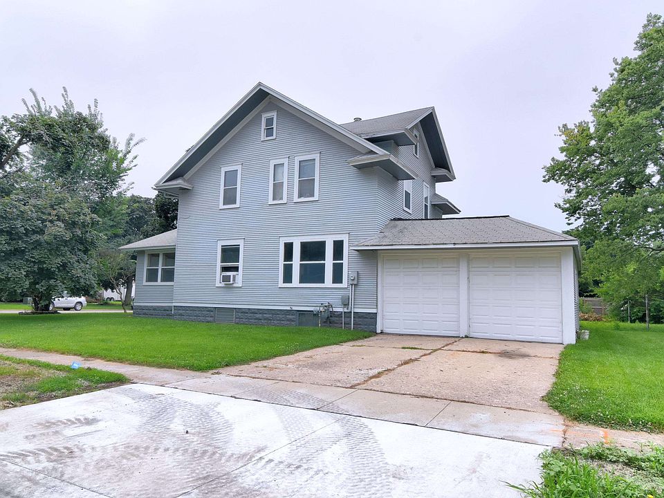 1st image of 821 3rd Ave N