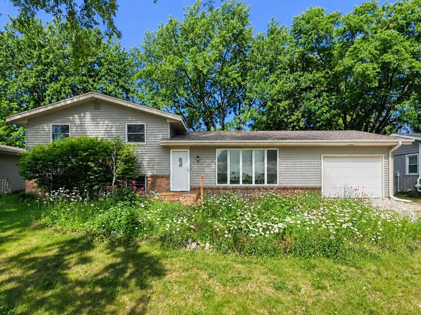 2221 Clark Ave, Ames, IA 50010