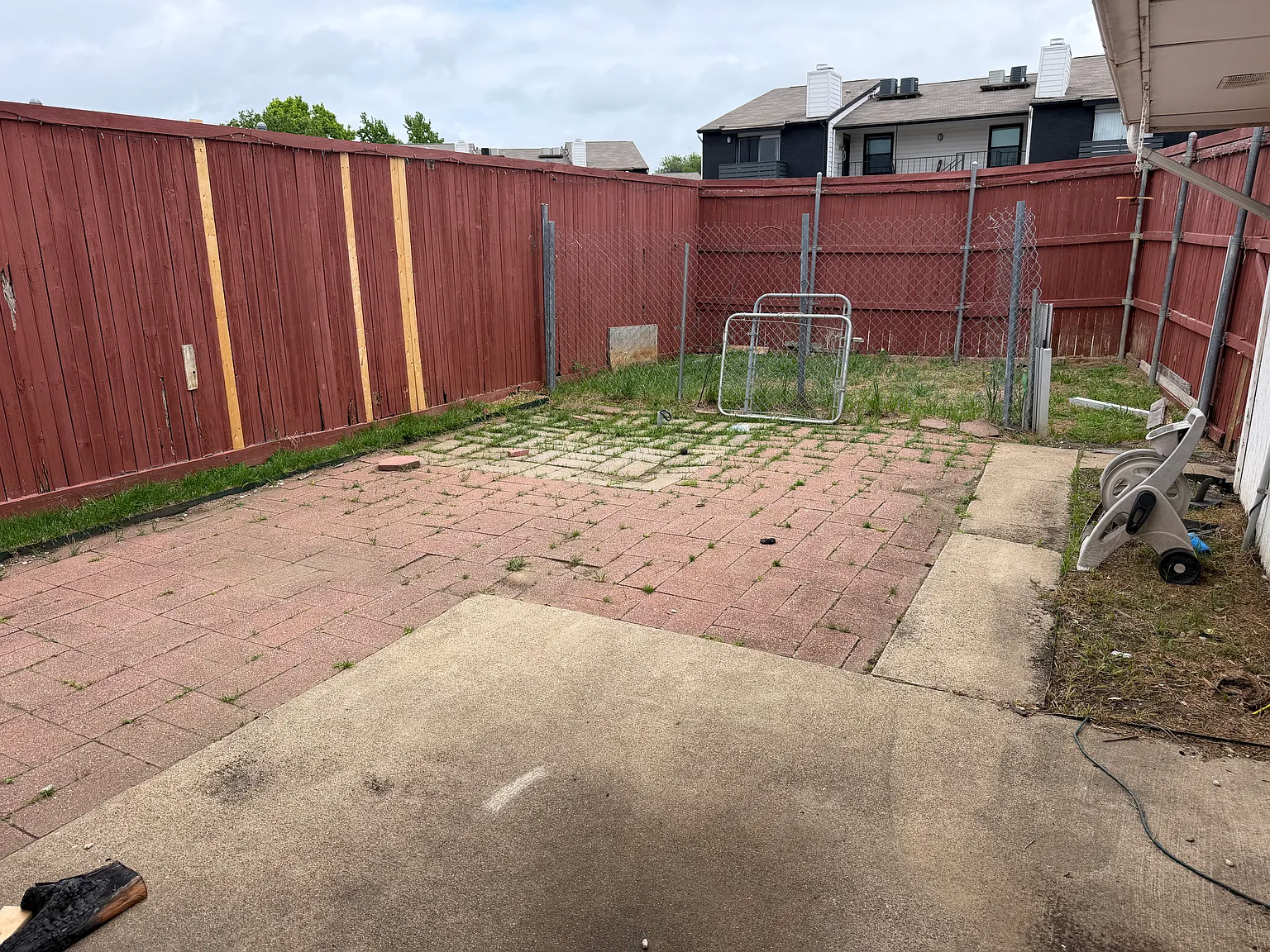 3 bed, 1618 sqft, $2,200 — Photo 2