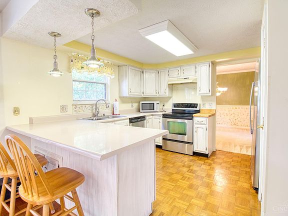 5th image of 8200 Eastdale Dr