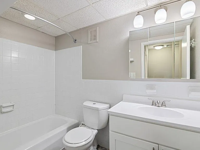 Fairways Apartment Homes — Photo 6
