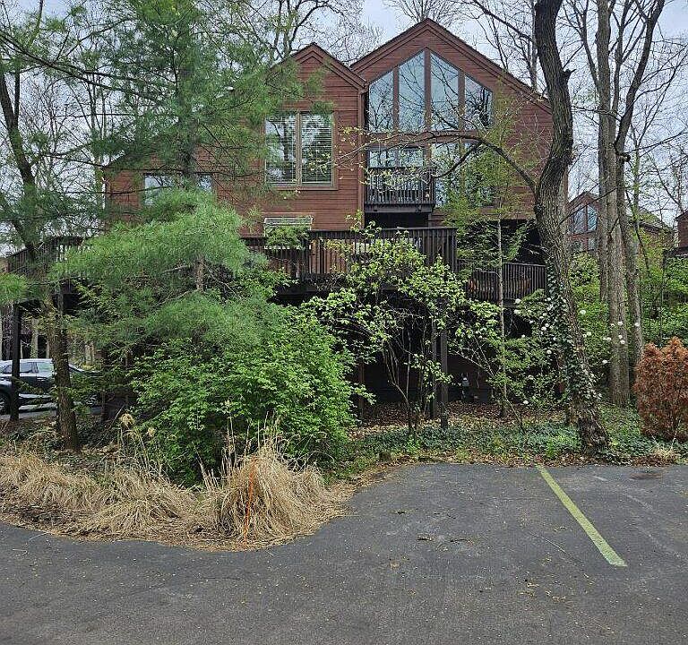 1st image of 392 Hickory Ln