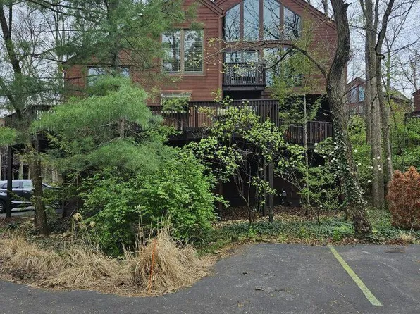 392 Hickory Ln, Westerville, OH 43081