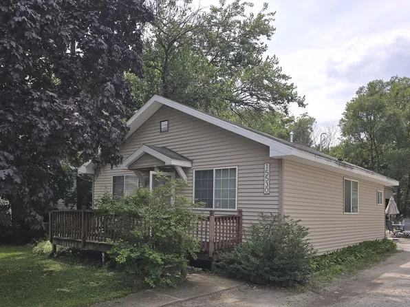 15530 Lamon Ave, Oak Forest, IL 60452