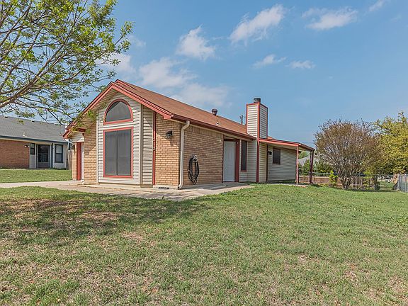 3rd image of 212 Bronc Dr