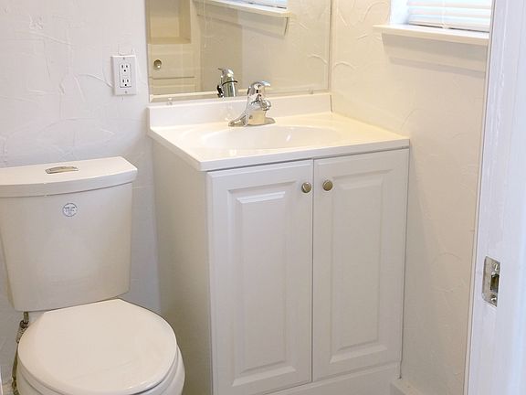 4th image of 523 S Travis St APT 2A