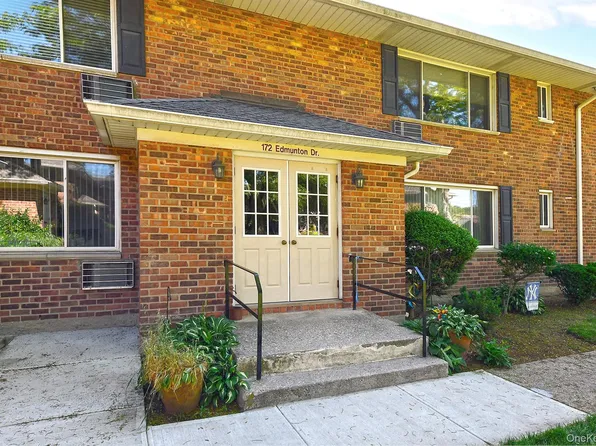 172 Edmunton Drive #D9, North Babylon, NY 11703