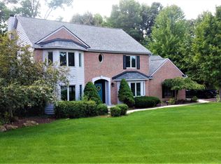 4667 Windswept Dr, Milford, MI