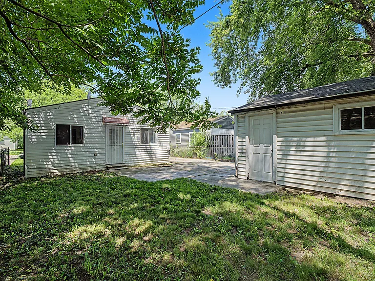 21106 Atlantic Ave — Photo 26