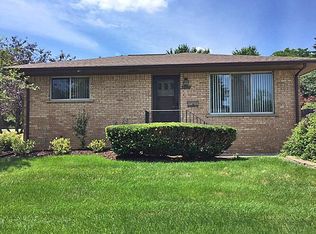 1640 Greenview Dr, Ann Arbor, MI 48103