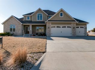 1210 Leone Ridge Dr, Manhattan, KS 66503