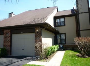 201 Stafford Dr, Wheeling, IL