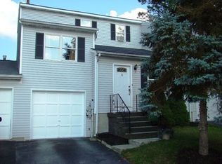 11 Aspen Ct, Fishkill, NY 12524