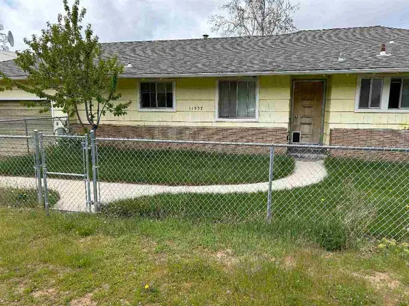 11937 East St, Fort Jones, CA 96032
