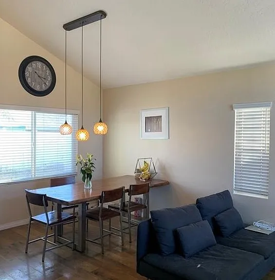 28561 Foxboro Ln — Photo 2
