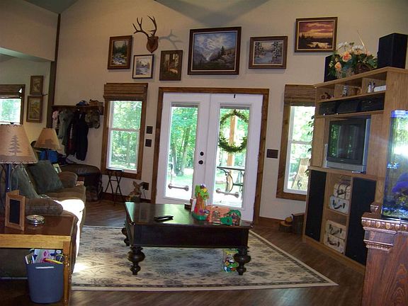 5th image of 227 Lillians Farm Ln