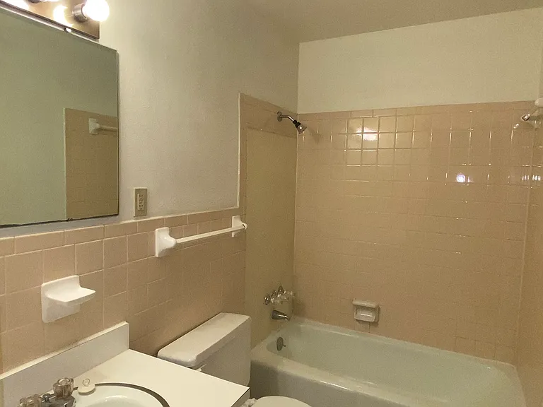 1810 N Belt W #1C — Photo 3