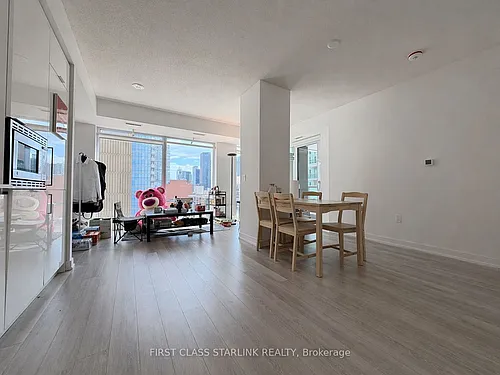 121 Saint Patrick St #822 Photo 1