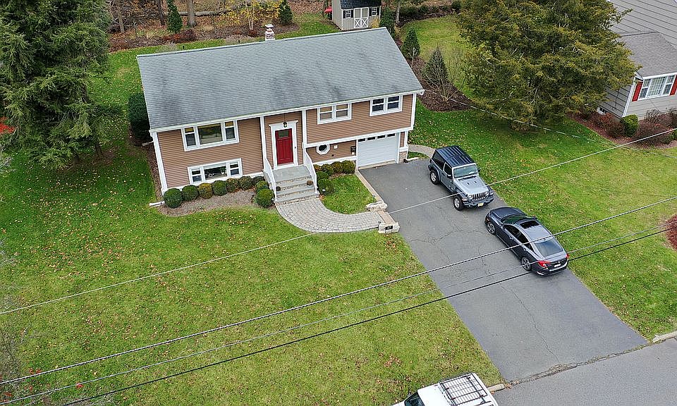 House at end of cul-de-sac