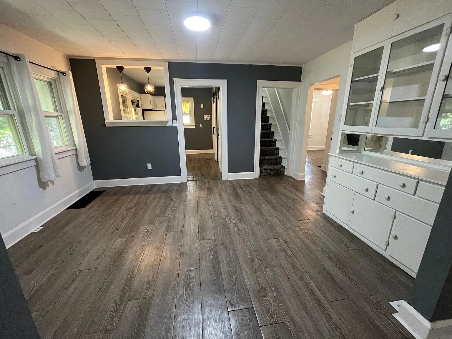5 bed, 2304 sqft, $2,000 — Photo 1