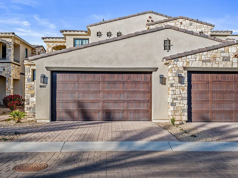 E Camelback Rd — Photo 2