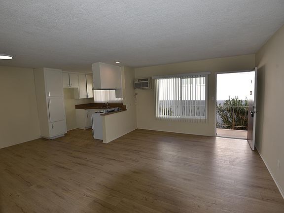 2nd image of 105 N Belmont St #5