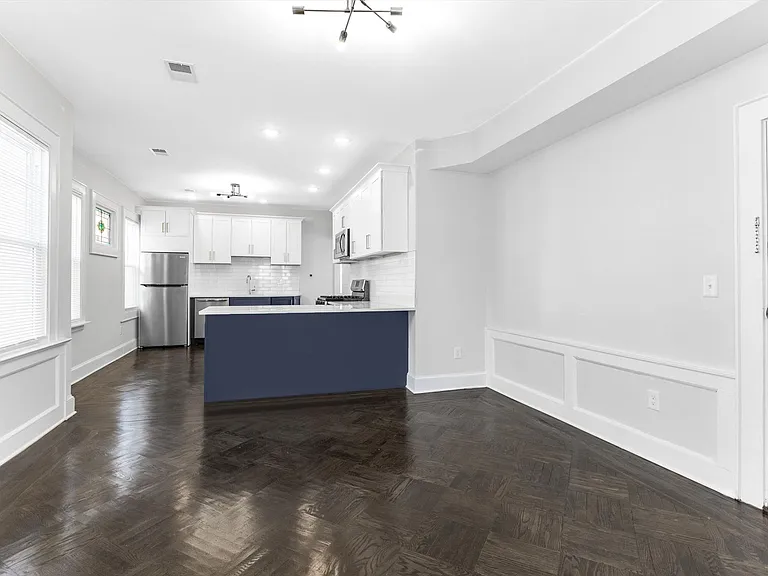 The Regis at Bloomfield — Photo 8