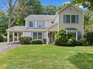 404 Grandview Rd, Fairfield, CT 06825