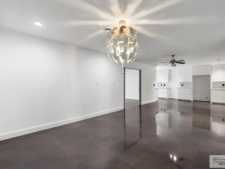 28 Red Bay Cir — Photo 3