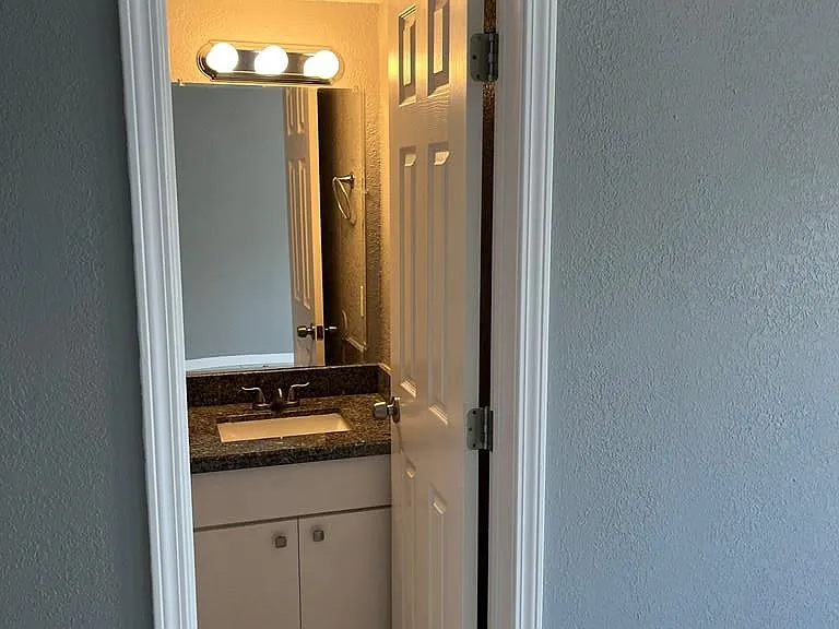 544 Galveston Rd #A — Photo 7