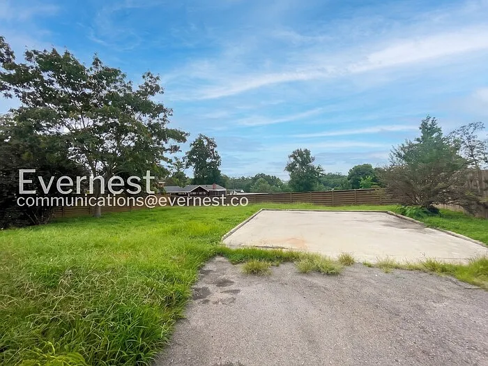 2249 Maplecrest Dr — Photo 20