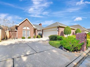 5714 Glen Pines Dr, Houston, TX 77069